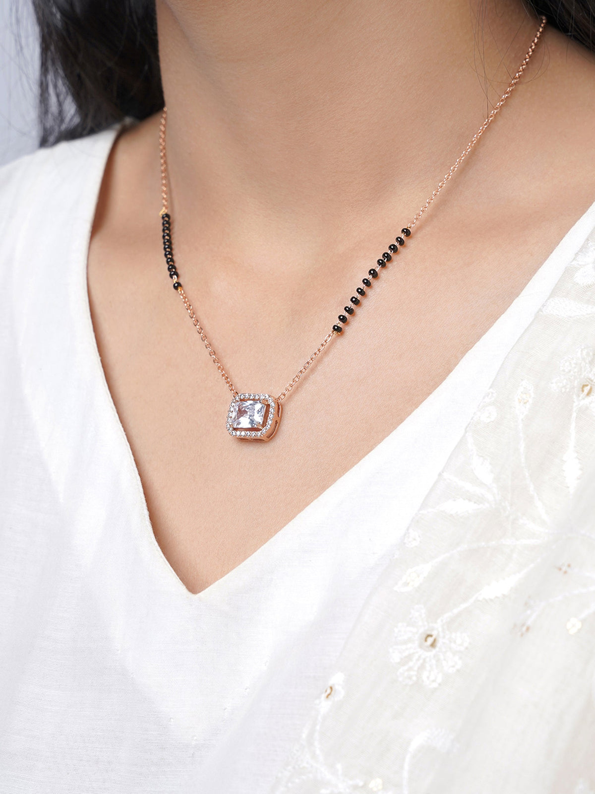 Anisa Diamond Rectangle Solitaire Halo Rosegold Mangalsutra