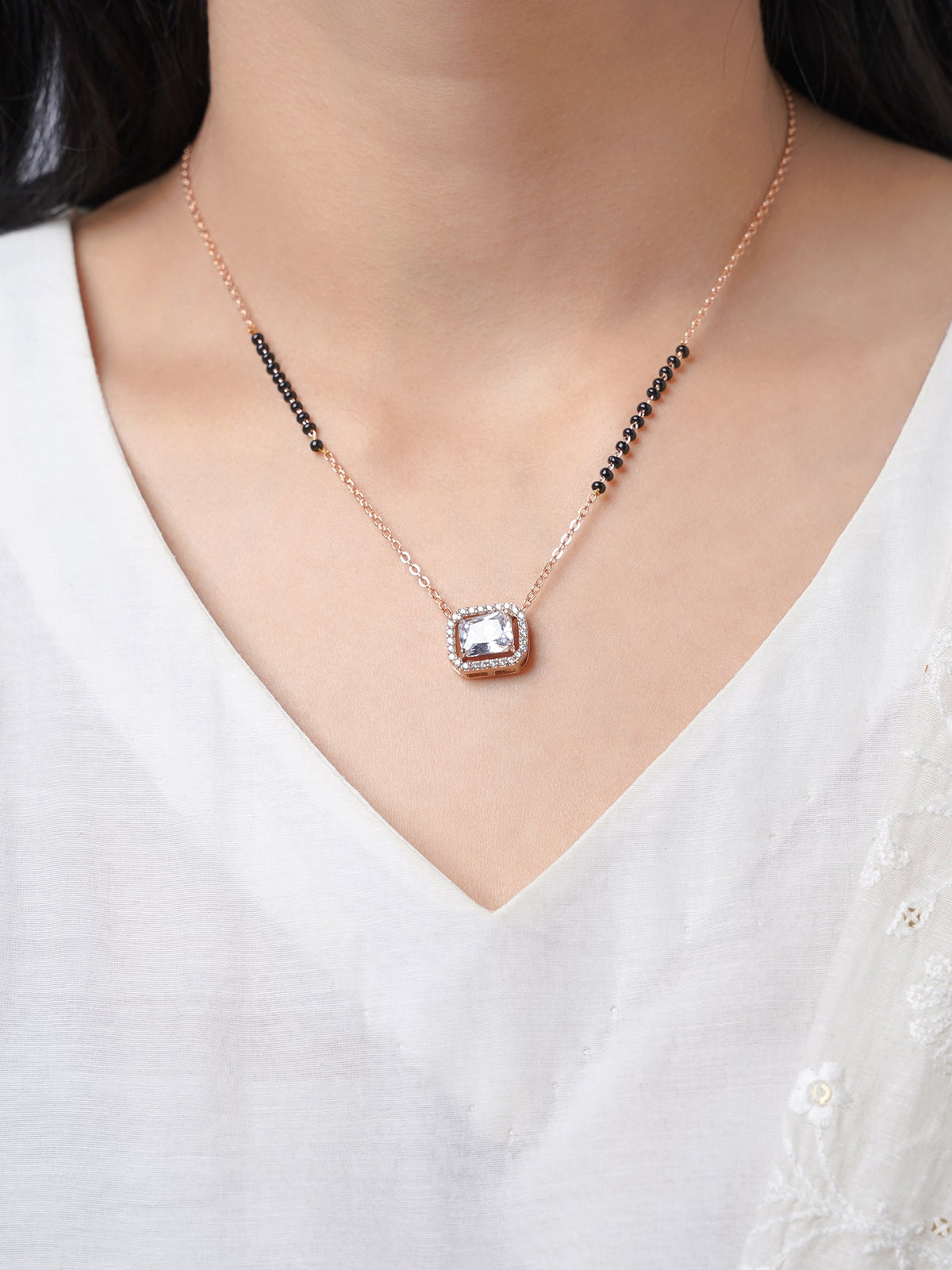 Anisa Diamond Rectangle Solitaire Halo Rosegold Mangalsutra