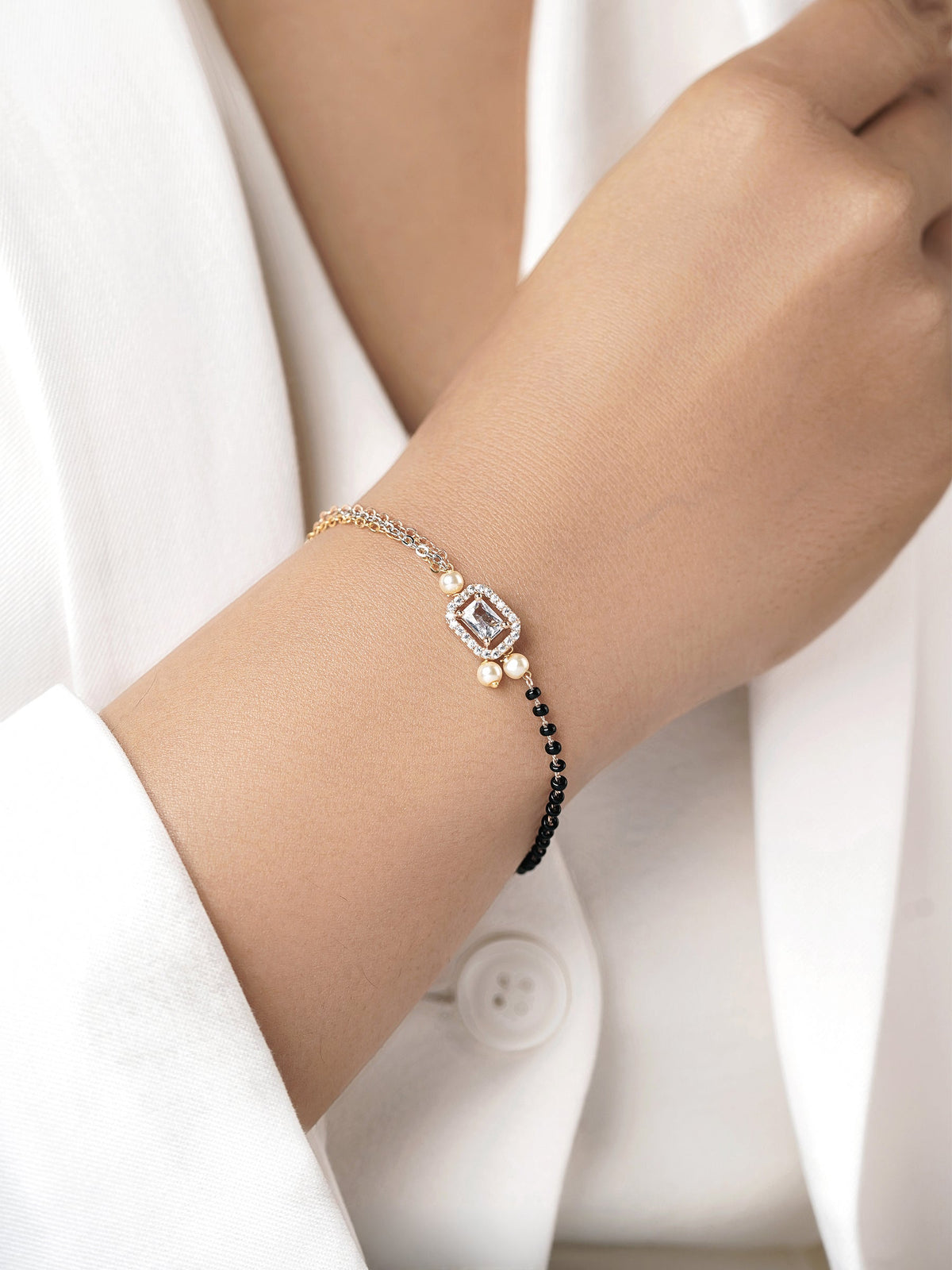 Dharana Diamond Two tone Solitaire Pearl Black Beads Rosegold Plated Mangalsutra Bracelet