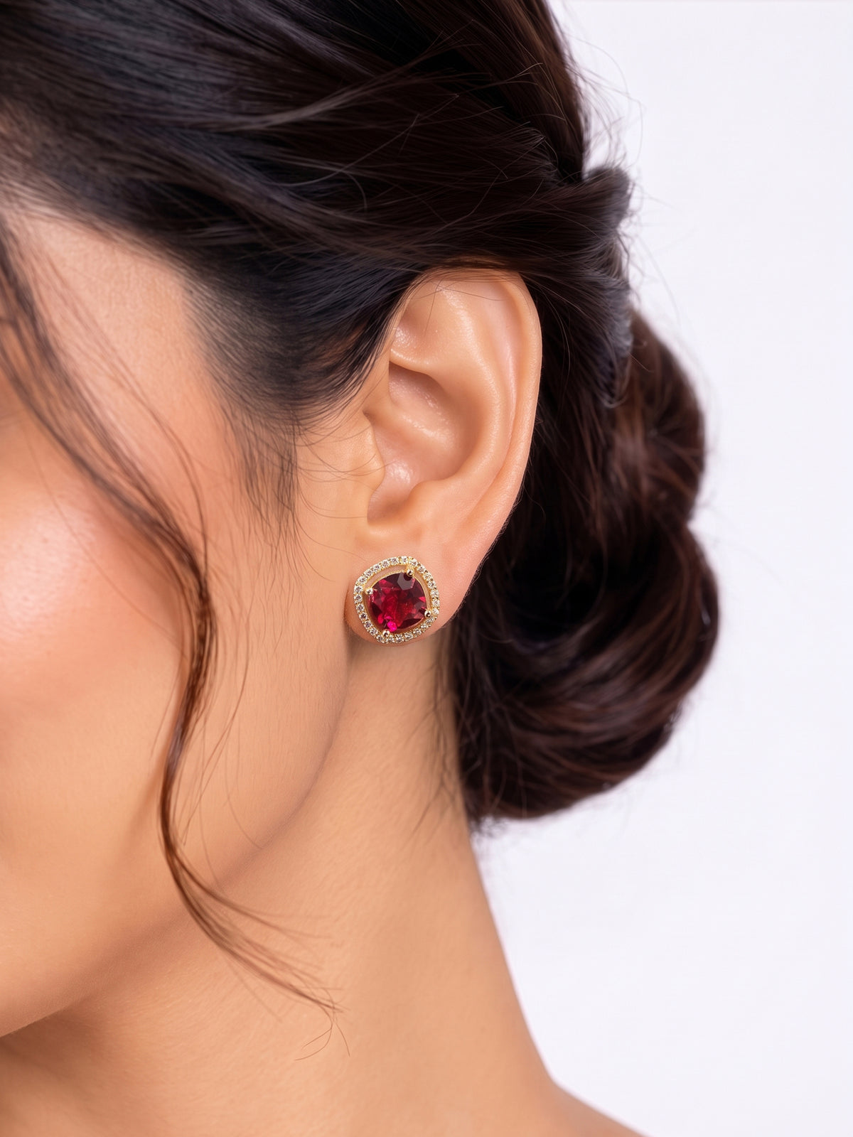 Shloka Solitaire Halo Red - Gold Women's Stud Earrings