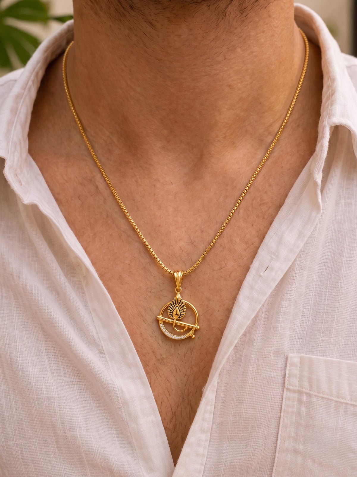 Gopinath Murli Morpankh Basuri Diamond Gold Men's Box Chain Pendant Necklaces