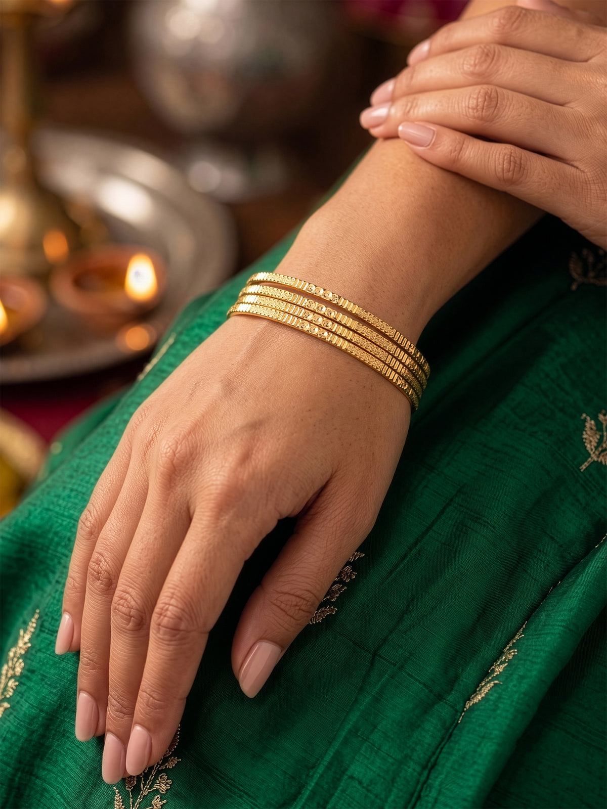 Pakhi Classic Texture Gold Set Of 4 Women's 2/4, 2/6, 2/8 Bangles 